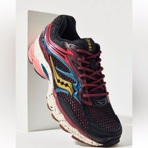 Brand New Saucony Women’s ProGrid Omni 9 Sneaker